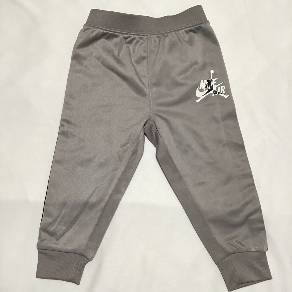 NWOT JORDAN JUMPMAN CLASSICS BABY JOGGER PANTS SIZE 18M